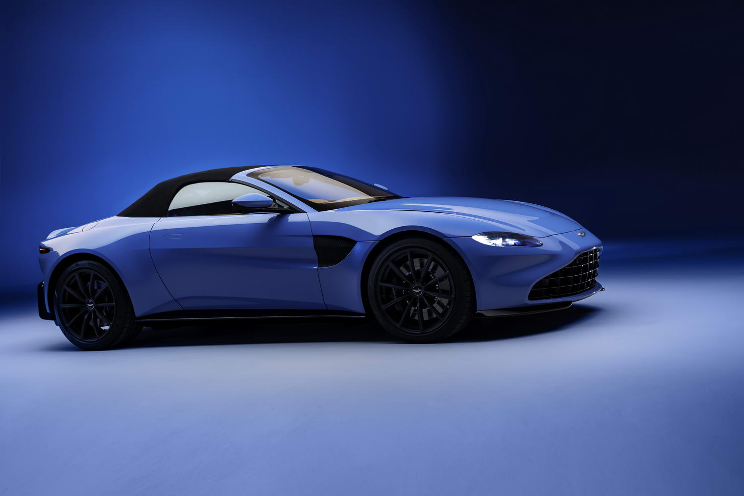 Aston fully reveals new Vantage Roadster