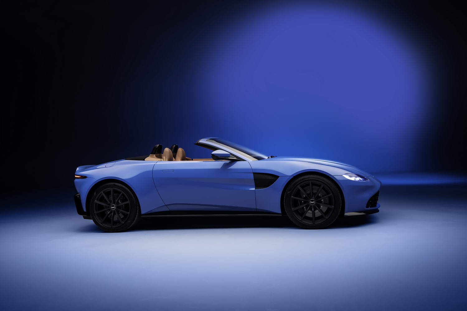Aston fully reveals new Vantage Roadster