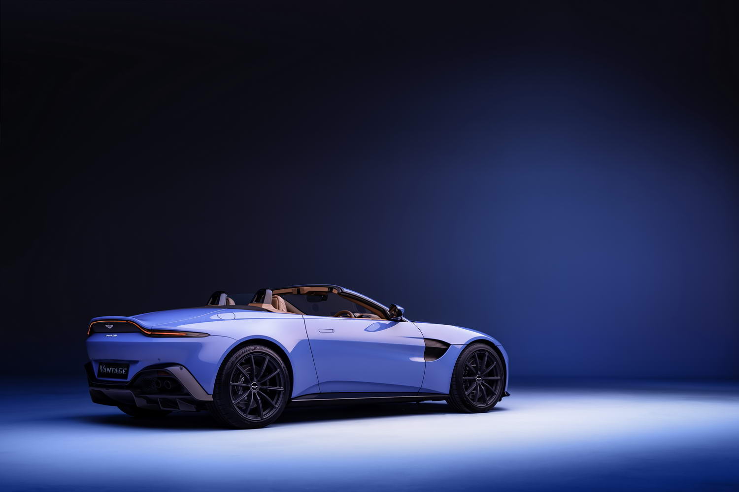 Aston fully reveals new Vantage Roadster