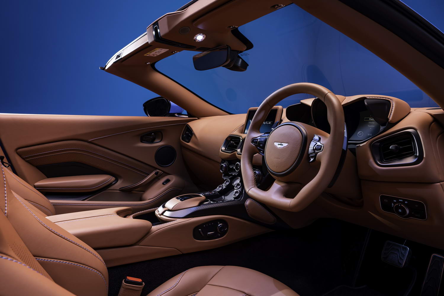 Aston fully reveals new Vantage Roadster