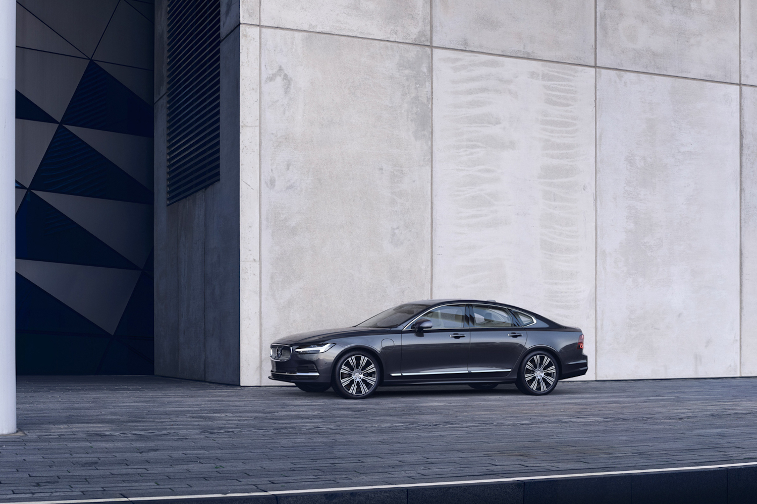 Updated Volvo S90 and V90