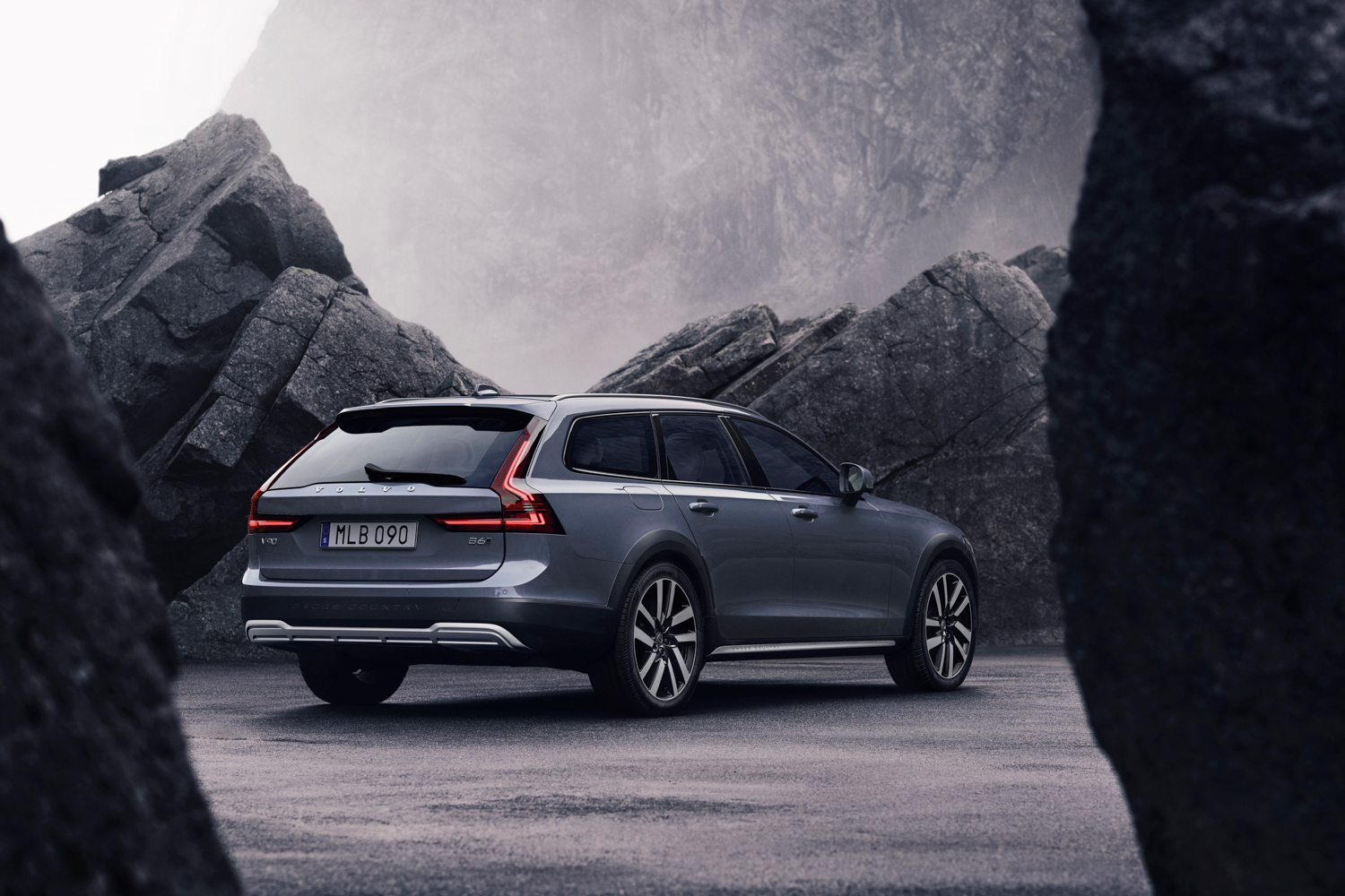 Updated Volvo S90 and V90