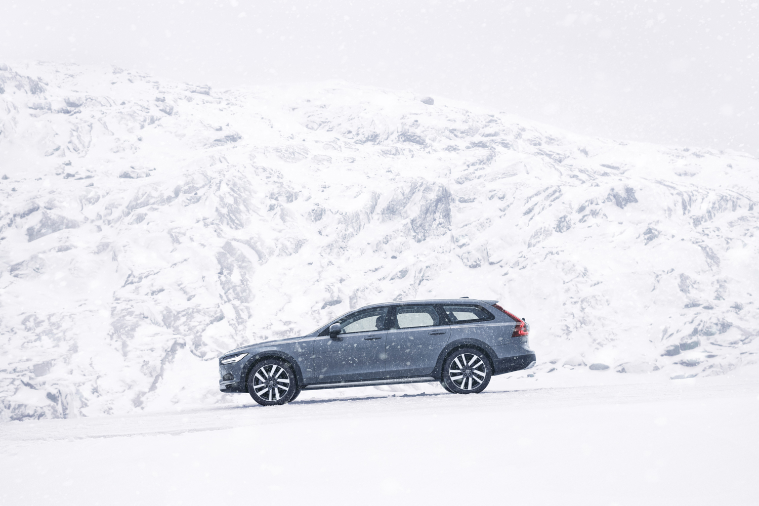 Updated Volvo S90 and V90