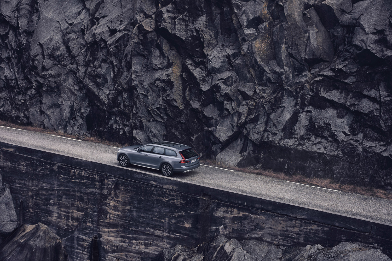 Updated Volvo S90 and V90