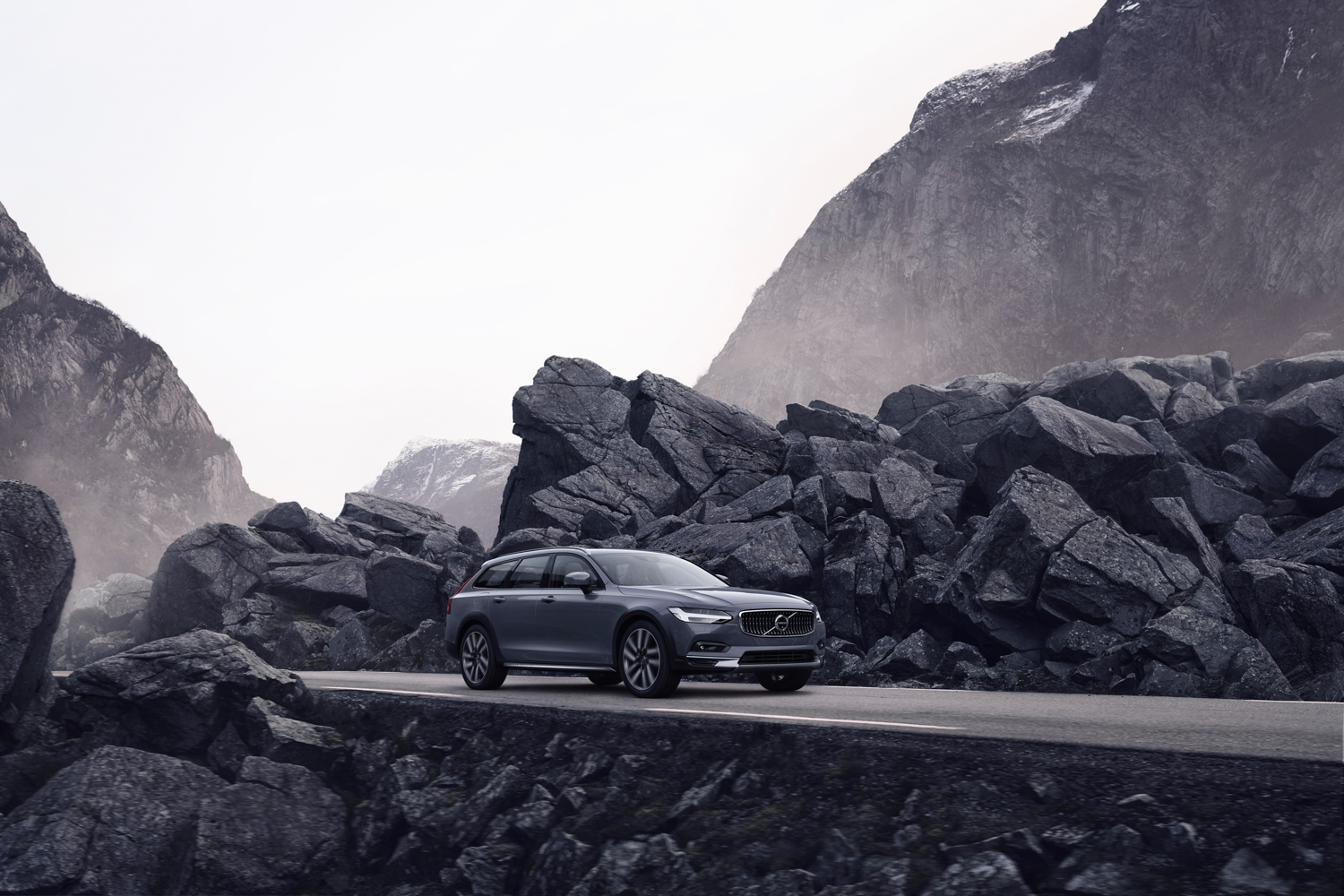 Updated Volvo S90 and V90