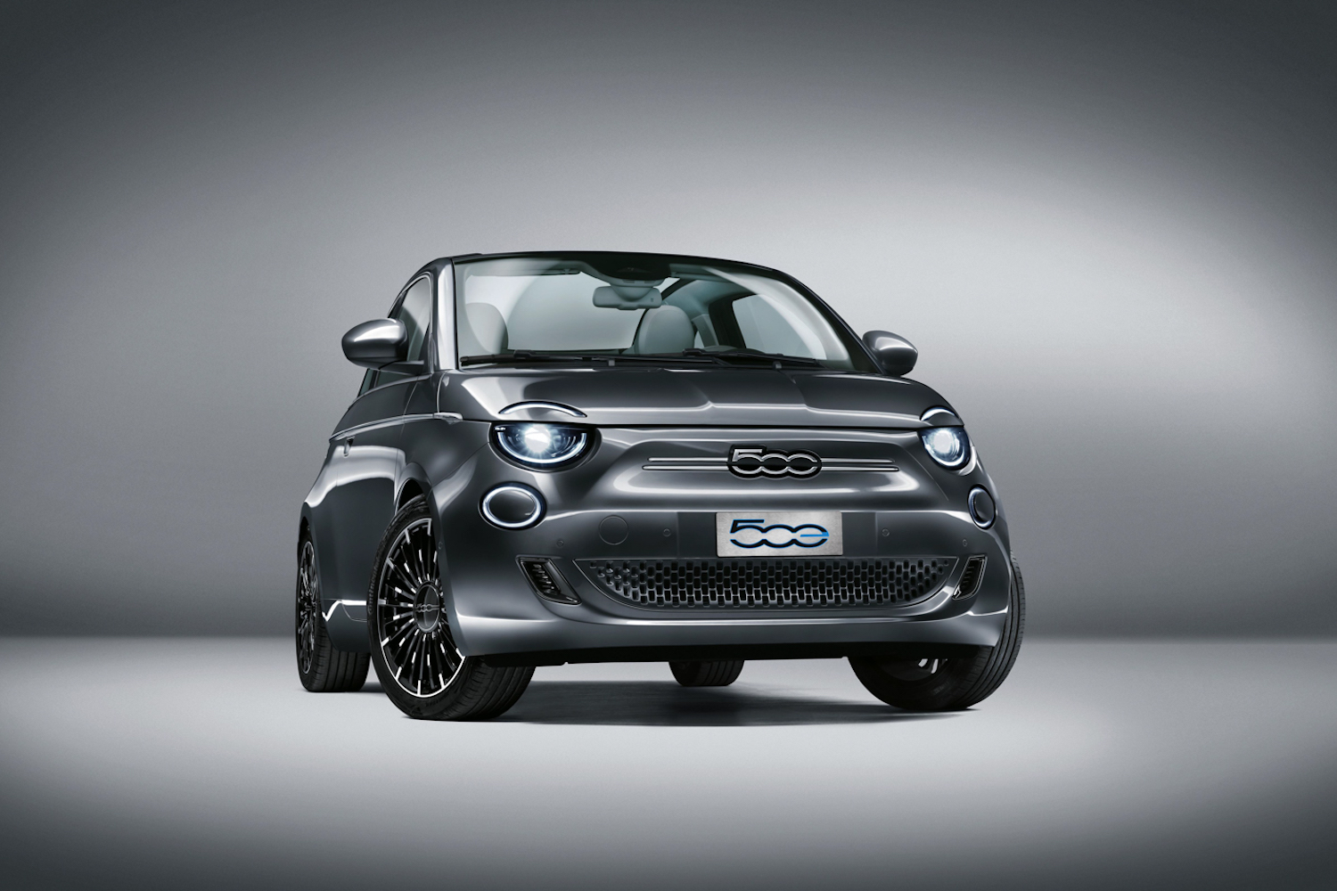 Fiat launches all electric 500