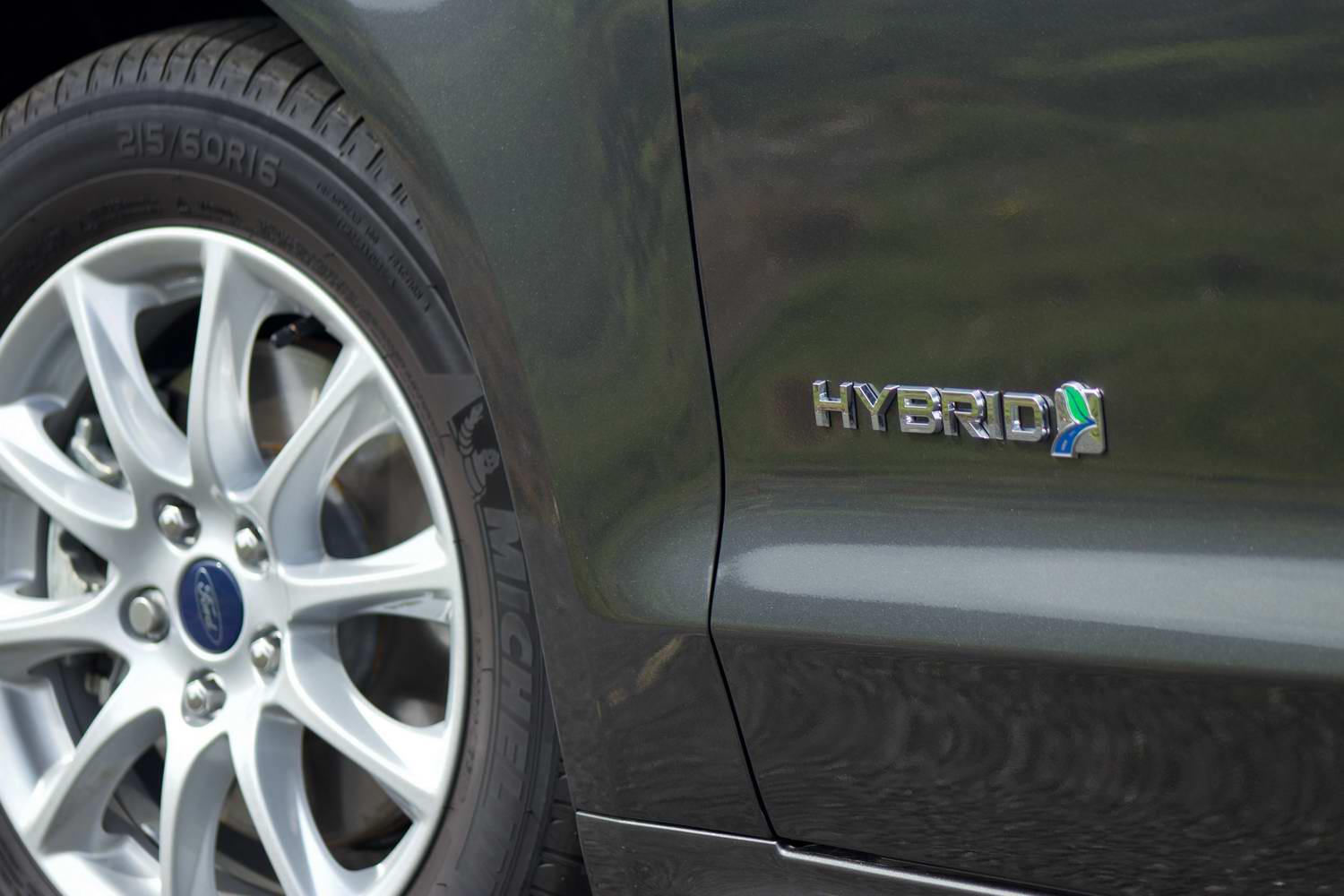 Ford Mondeo Hybrid saloon (2019)
