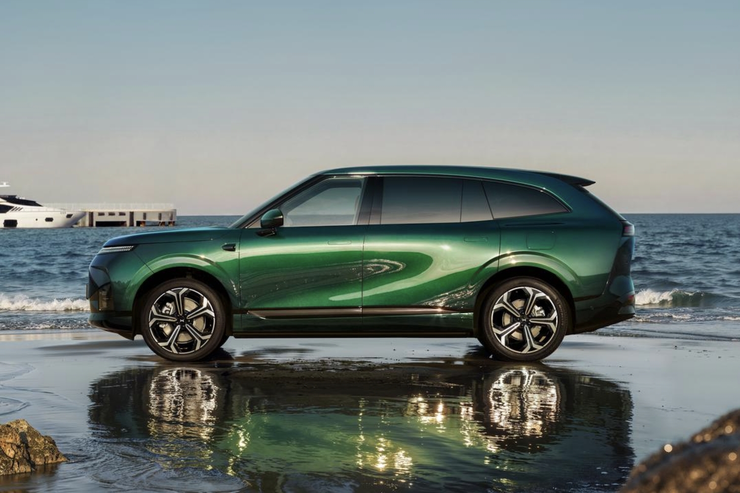 Xpeng G9L SUV launching later this year