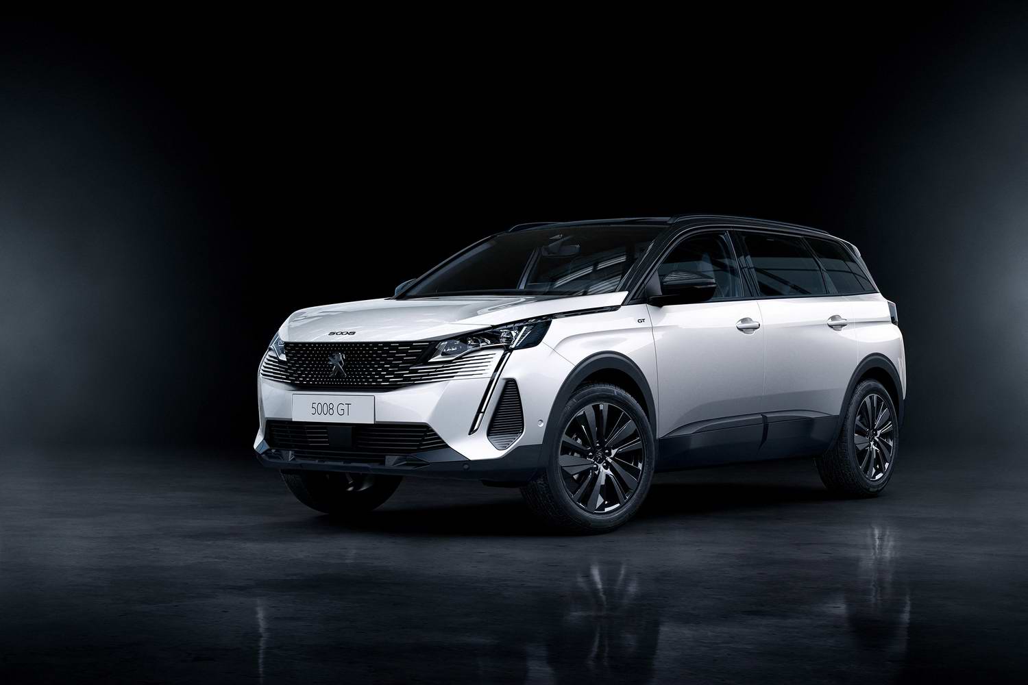 Car News | New look for Peugeot 5008 | CompleteCar.ie