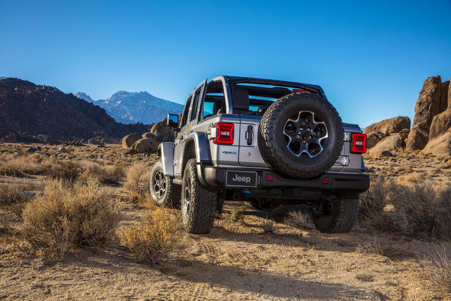 Car News | Jeep shows off plug-in hybrid Wrangler 4xe