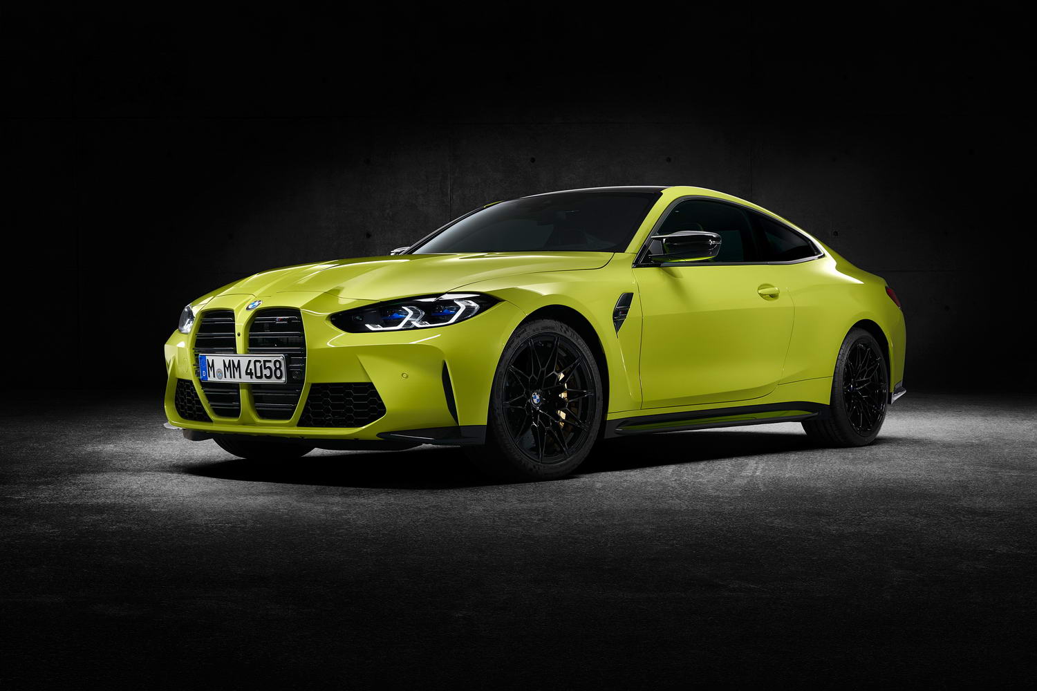 Car News | 2021 BMW M4 Coupe image gallery