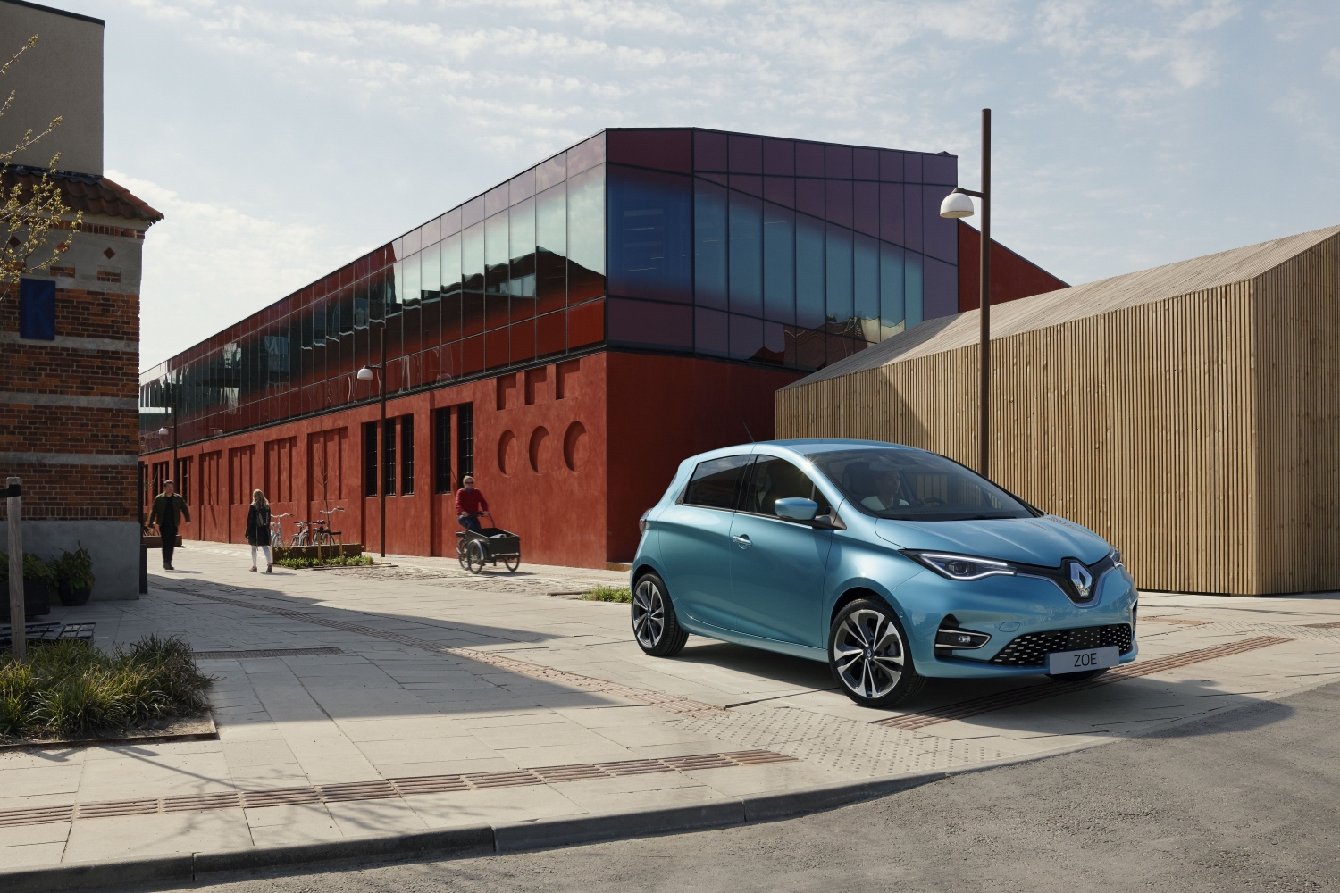 Car News | Renault offers Zoe to Irish driving schools