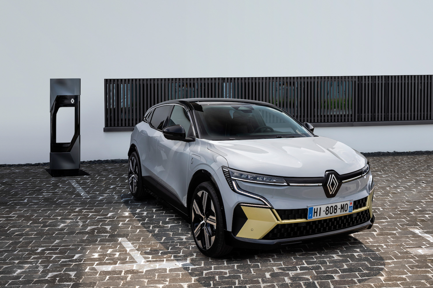 Car News | Renault Megane E-Tech Electric gets one-pedal parking | CompleteCar.ie