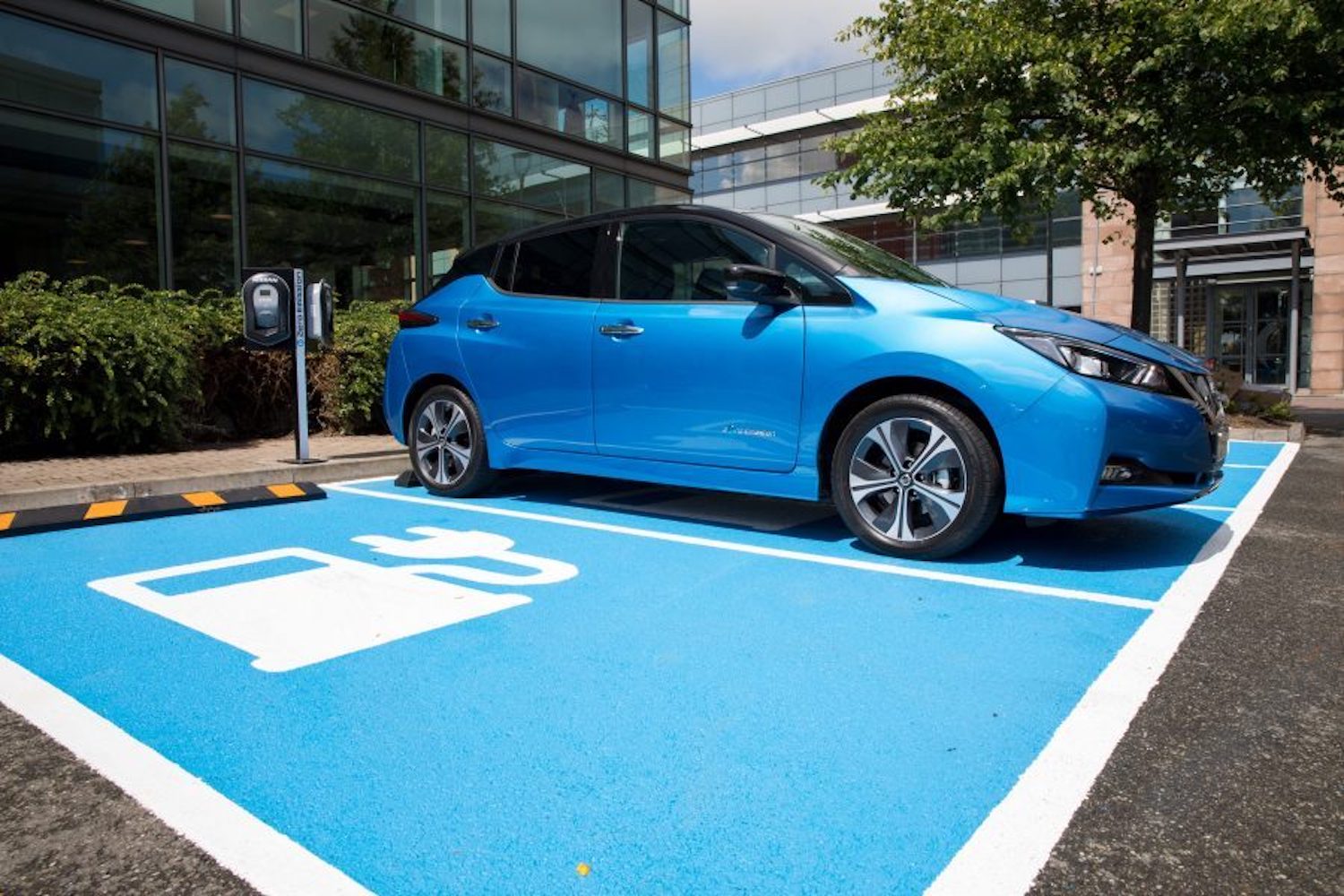 Quarter of new cars viewed on Carzone are electric