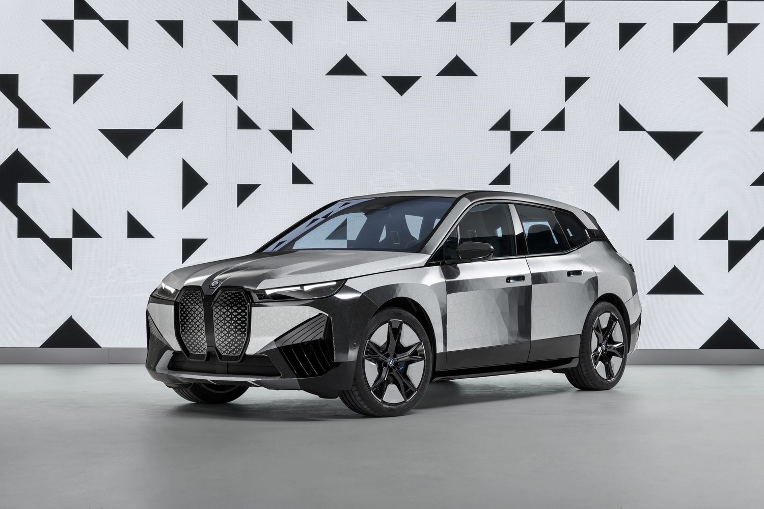 Car News | BMW brings art and relaxation to the car