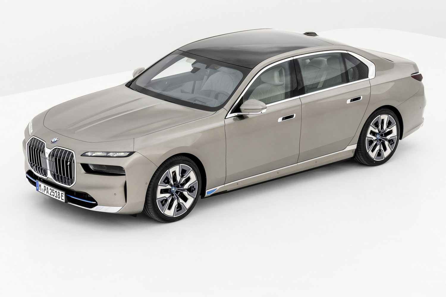 Car News | New all-electric BMW 7 Series revealed | CompleteCar.ie