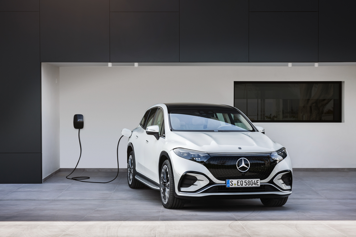 Mercedes EQS SUV revealed
