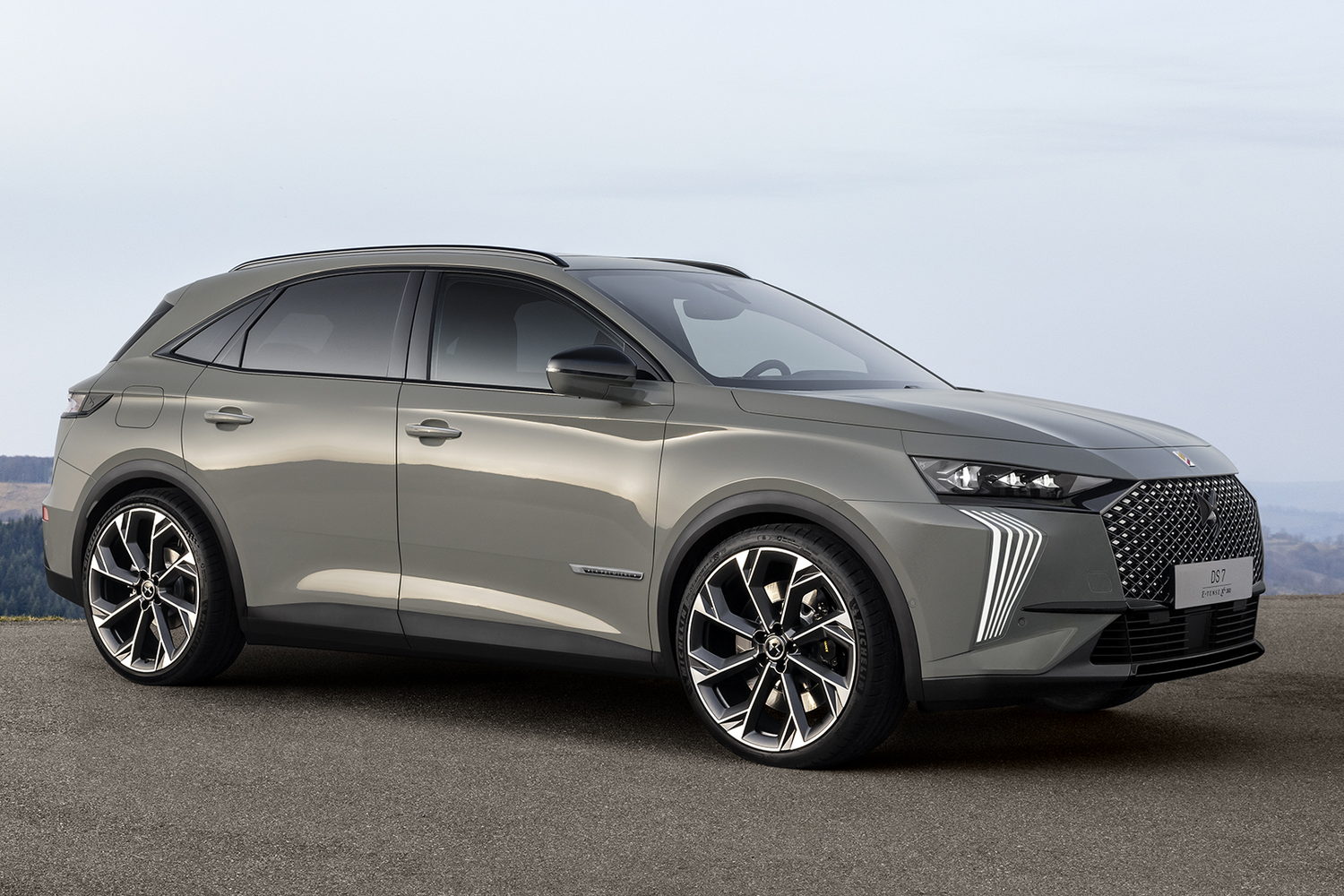 Car News | Refreshed DS 7 revealed | CompleteCar.ie