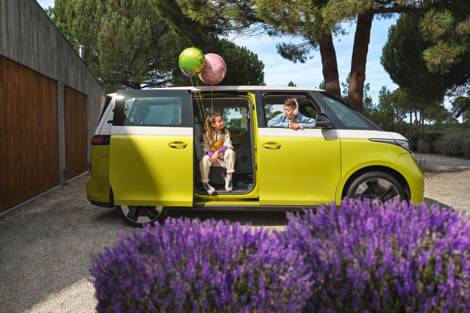 Car News | Volkswagen ID.Buzz goes on sale in Ireland | CompleteCar.ie