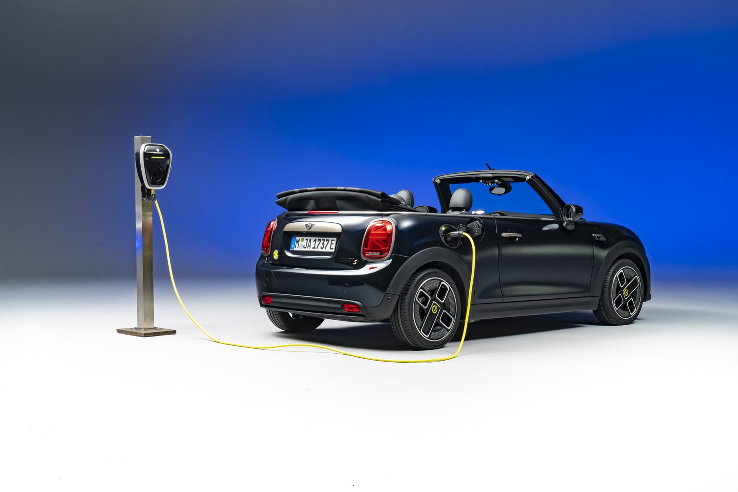 Car News | Electric MINI Convertible confirmed | CompleteCar.ie