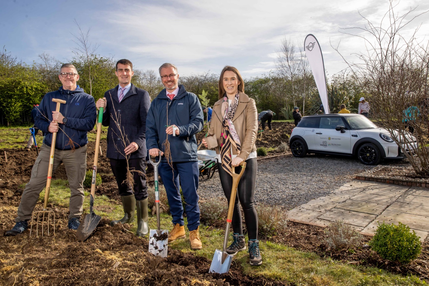 Car News | MINI and Earthwatch bring Tiny Forest to Ireland