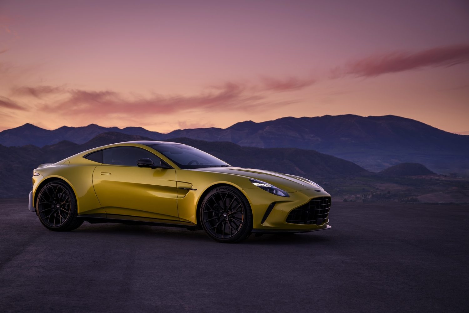 New Aston Martin Vantage revealed