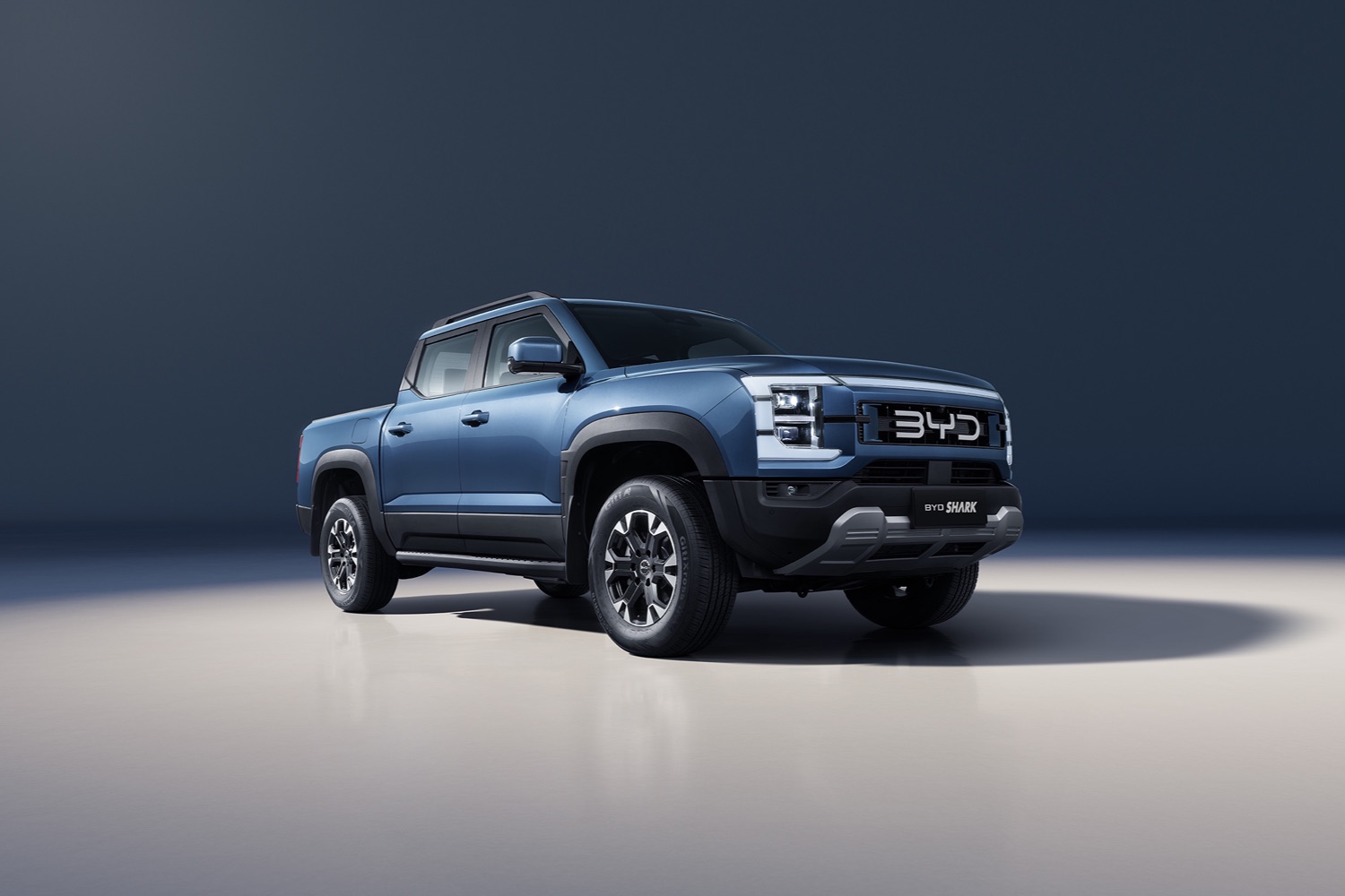 BYD Shark plug-in hybrid pickup revealed