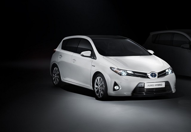 Toyota expands Auris line-up - car and motoring news by