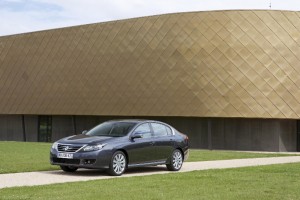 Renault Latitude to get world première at Moscow Motor Show