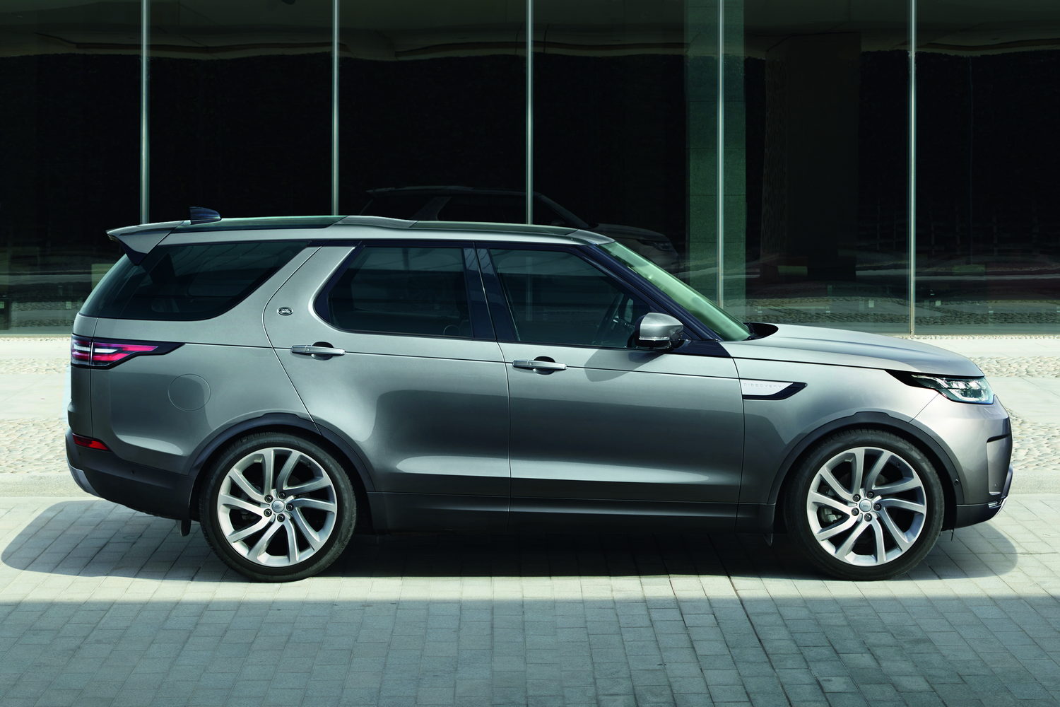 Owner review: 2020 Land Rover Discovery | CompleteCar.ie