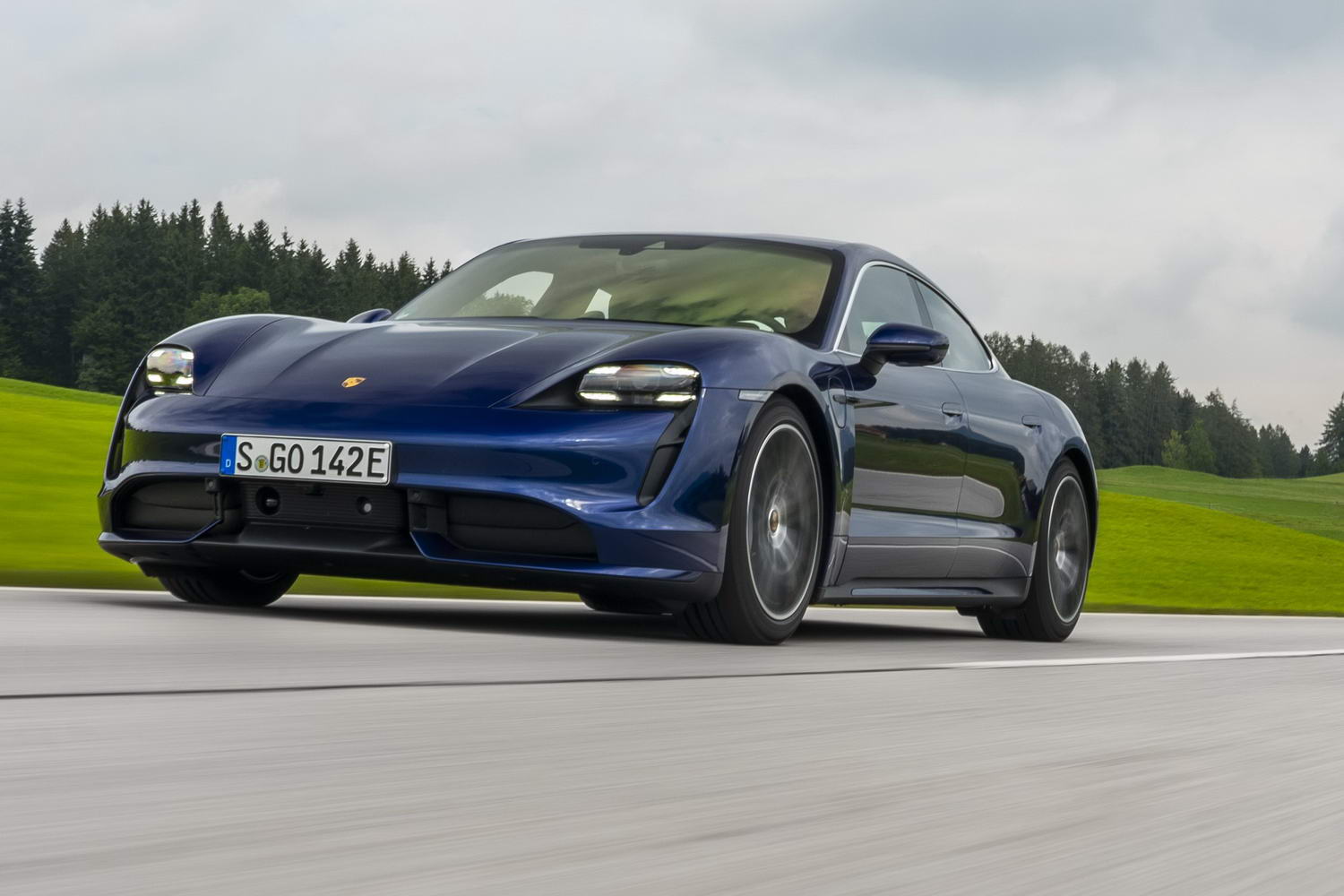 Car Reviews | Porsche Taycan Turbo | CompleteCar.ie