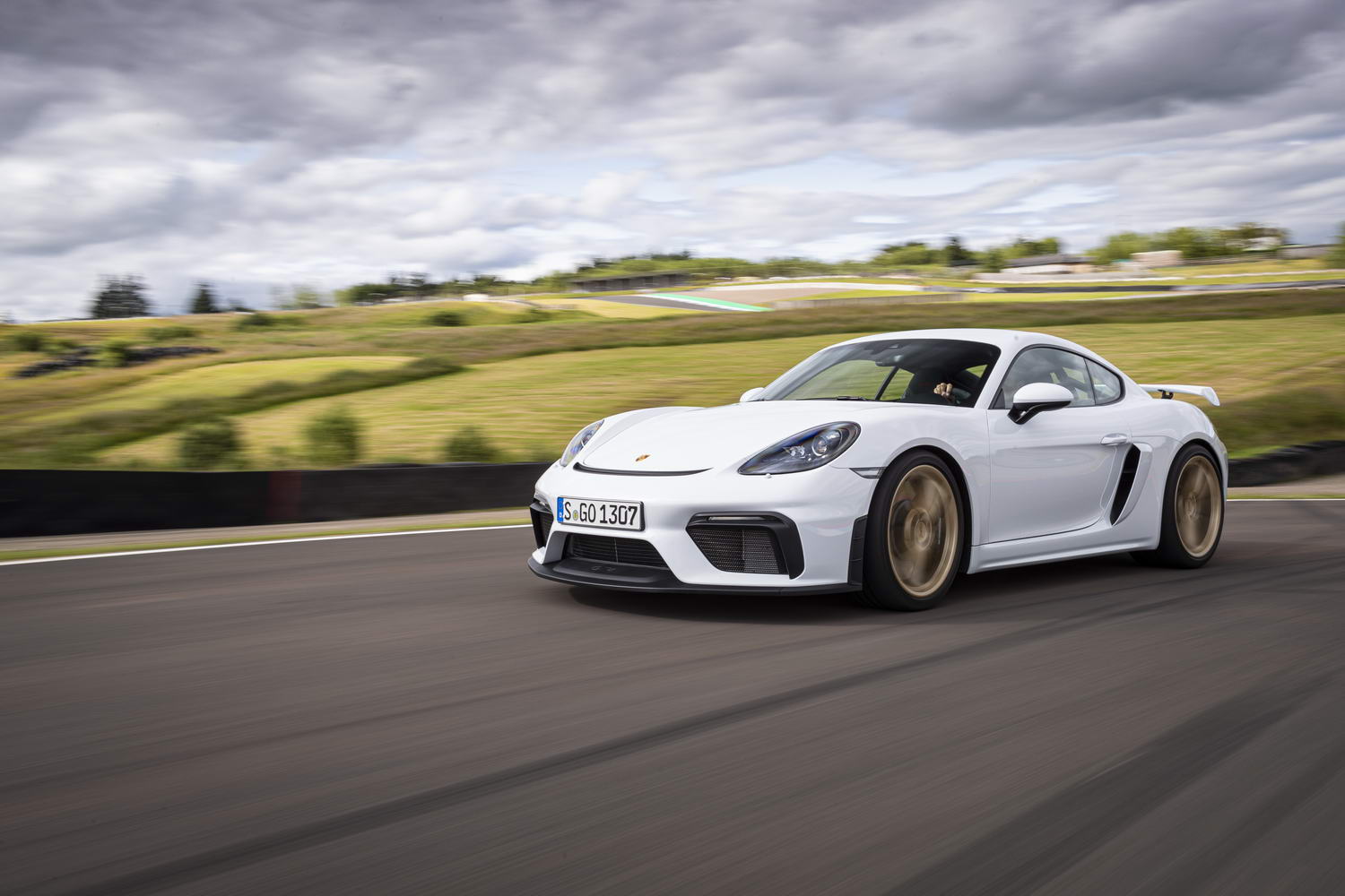 Car Reviews | Porsche 718 Cayman GT4 (2020) | CompleteCar.ie