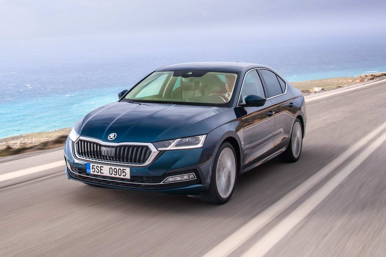 Car Reviews | Skoda Octavia 2.0 TDI DSG (2020) | CompleteCar.ie