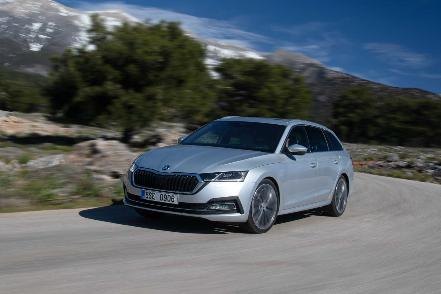 Car Reviews | Skoda Octavia 2.0 TDI 150 Combi (2020) | CompleteCar.ie