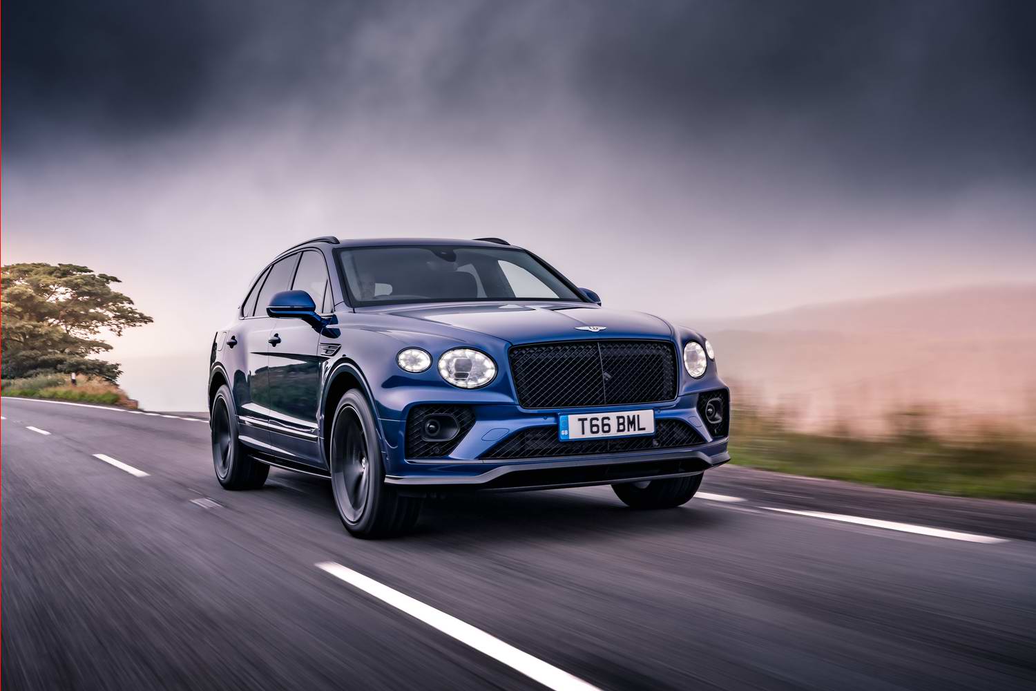 Car Reviews | Bentley Bentayga V8 (2020) | CompleteCar.ie
