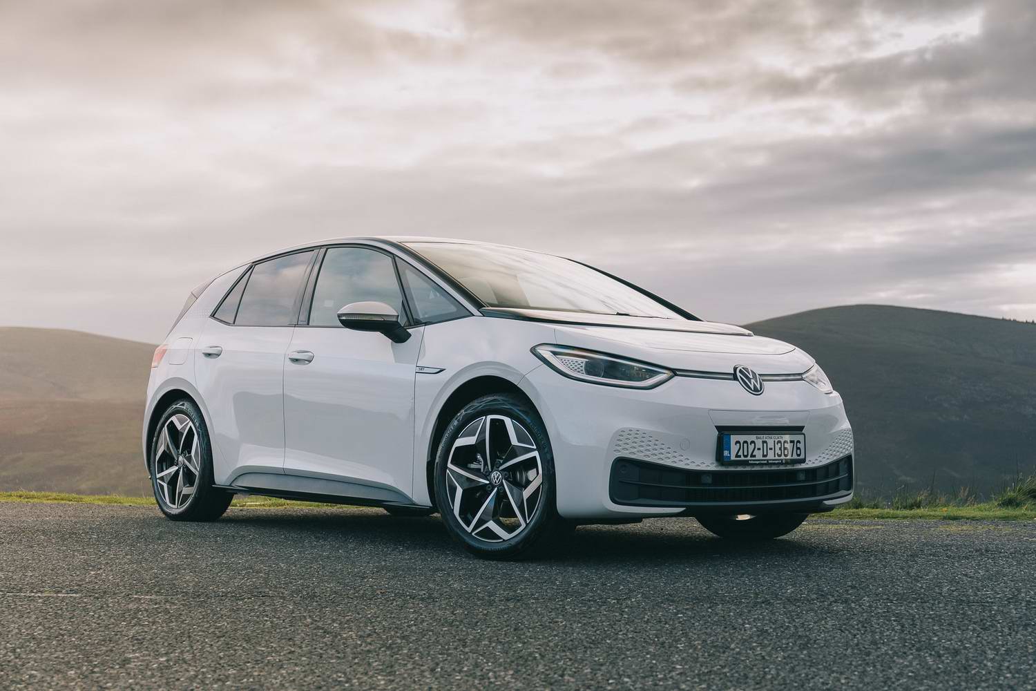 Car Reviews | Volkswagen ID.3 1st Plus (2020) | CompleteCar.ie