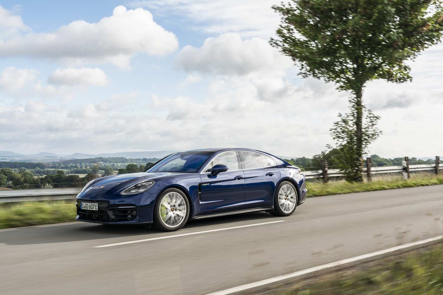 Car Reviews | Porsche Panamera 4S E-Hybrid | CompleteCar.ie