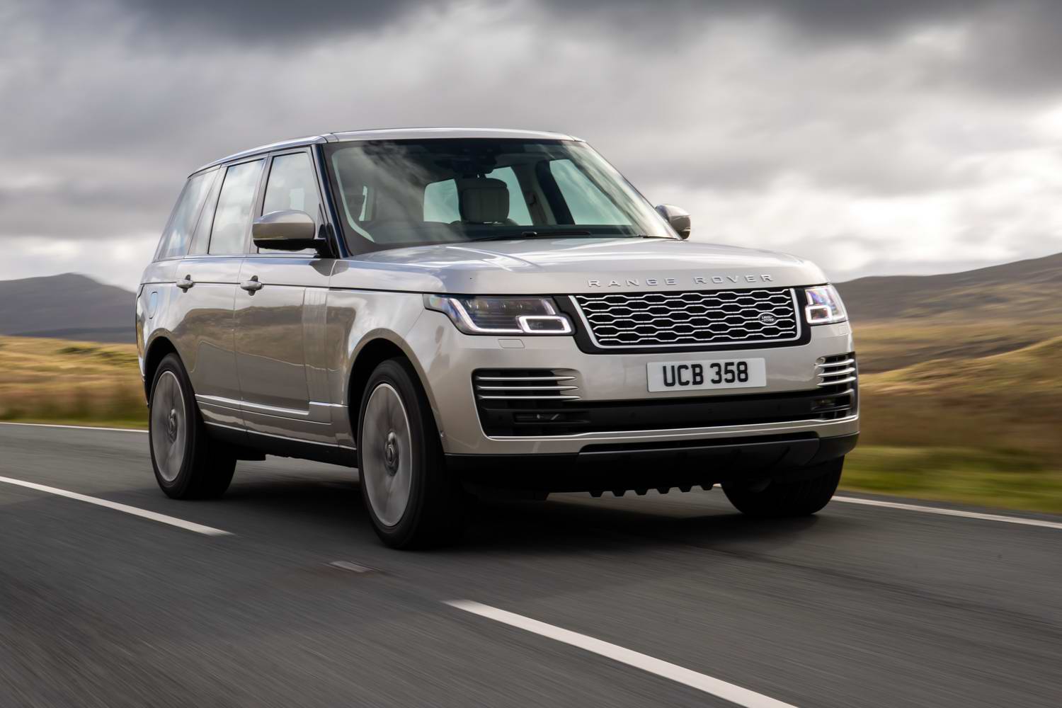 Car Reviews | Range Rover | CompleteCar.ie