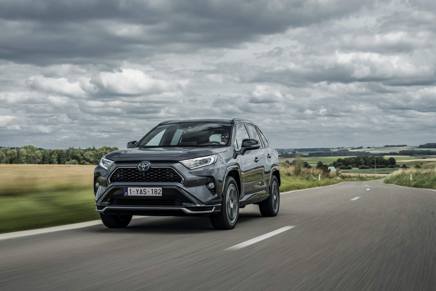 Car Reviews | Toyota RAV4 Plug-In Hybrid | CompleteCar.ie