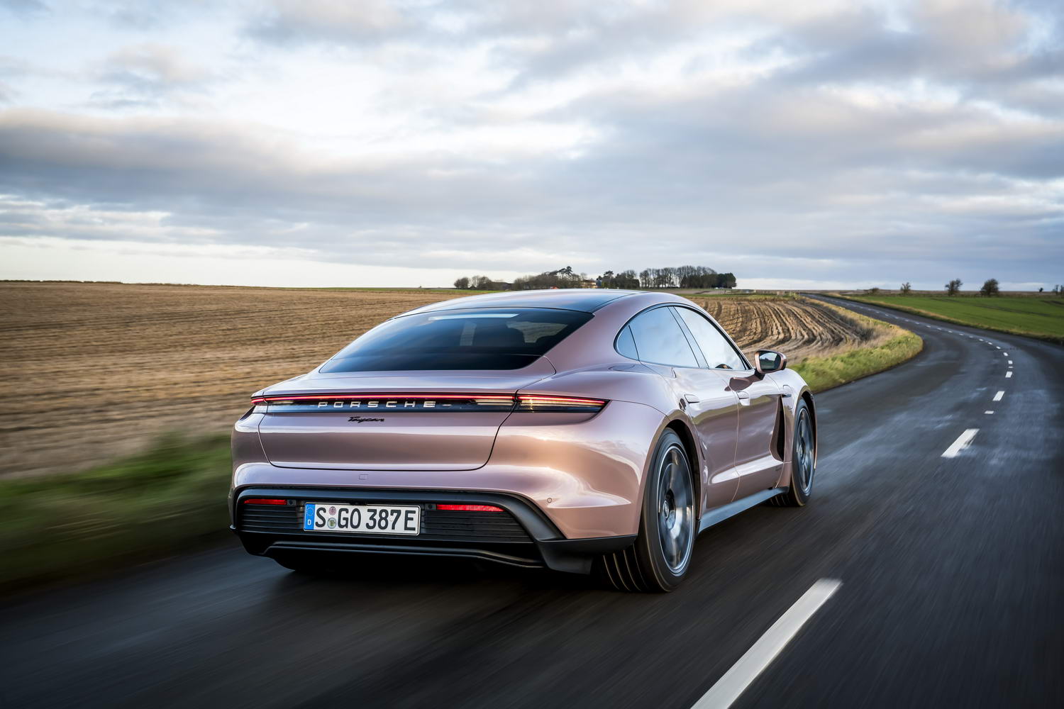 Car Reviews | Porsche Taycan | CompleteCar.ie