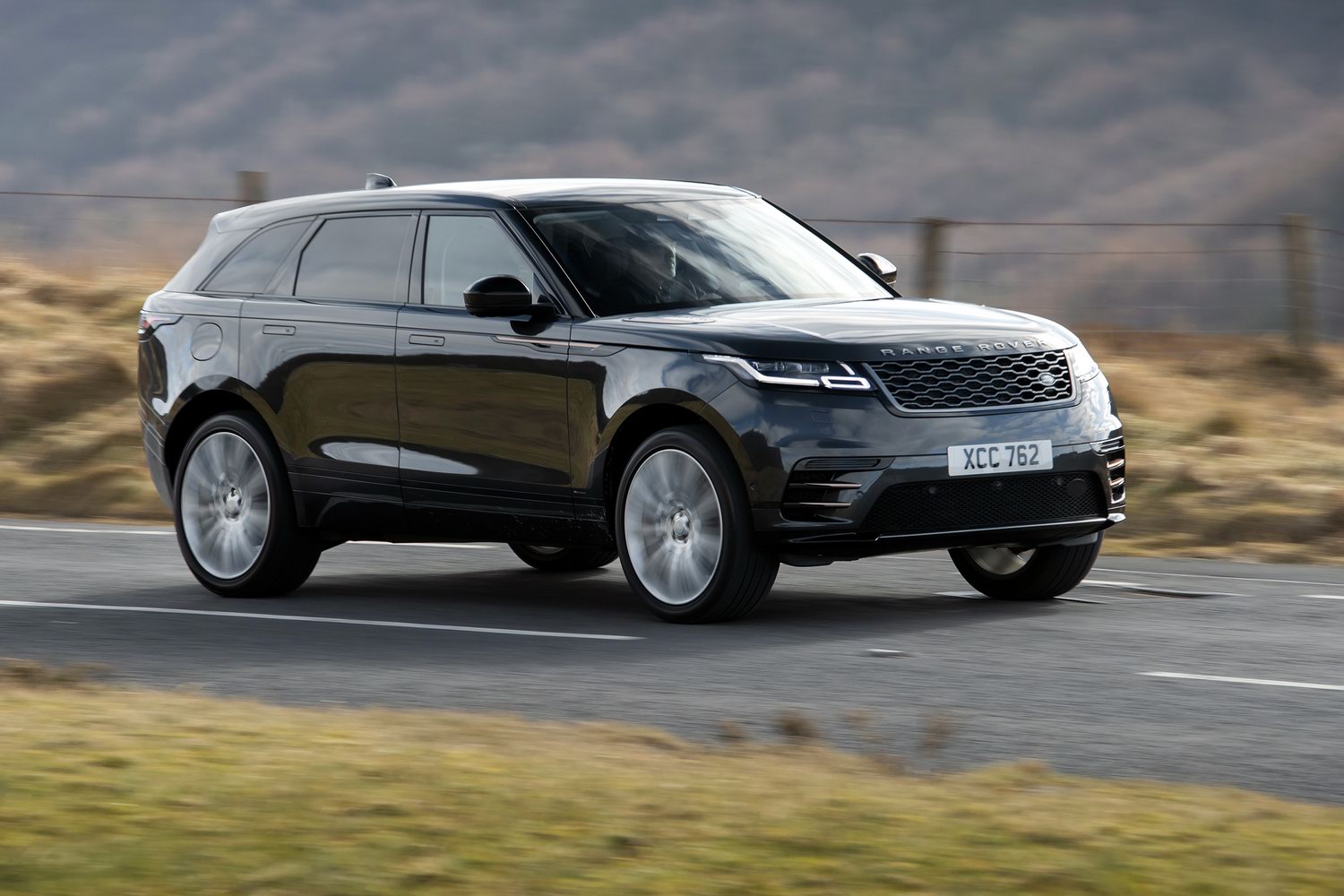 Car Reviews | Range Rover Velar D300 (2021) | CompleteCar.ie