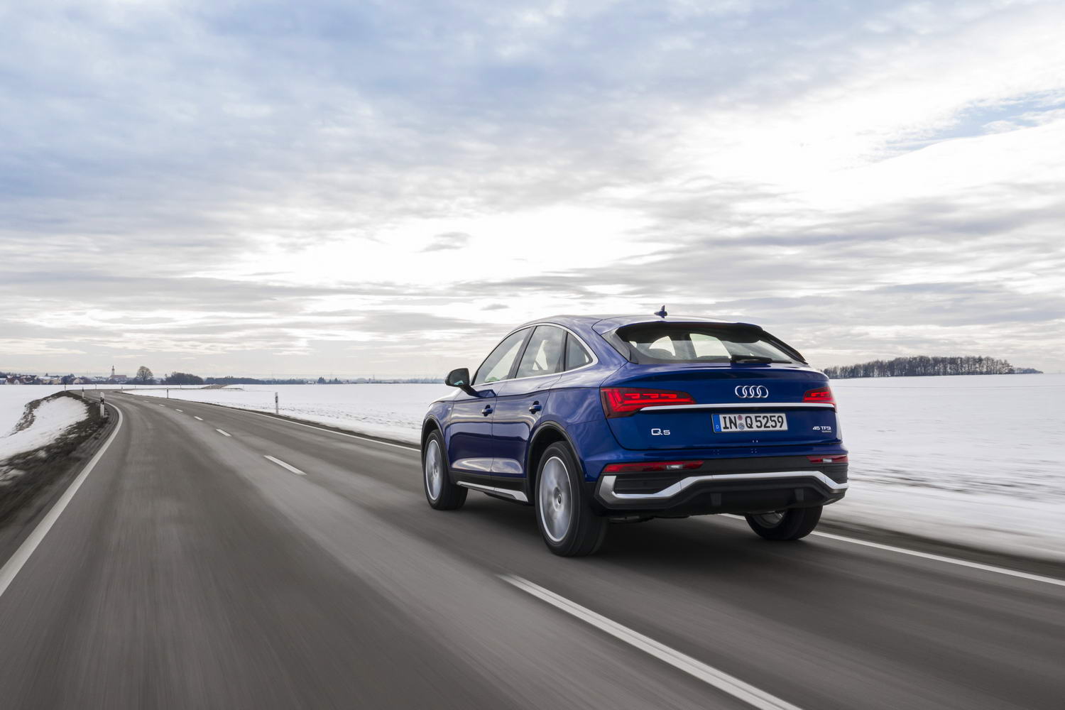 Car Reviews | Audi Q5 Sportback 45 TFSI (2021) | CompleteCar.ie