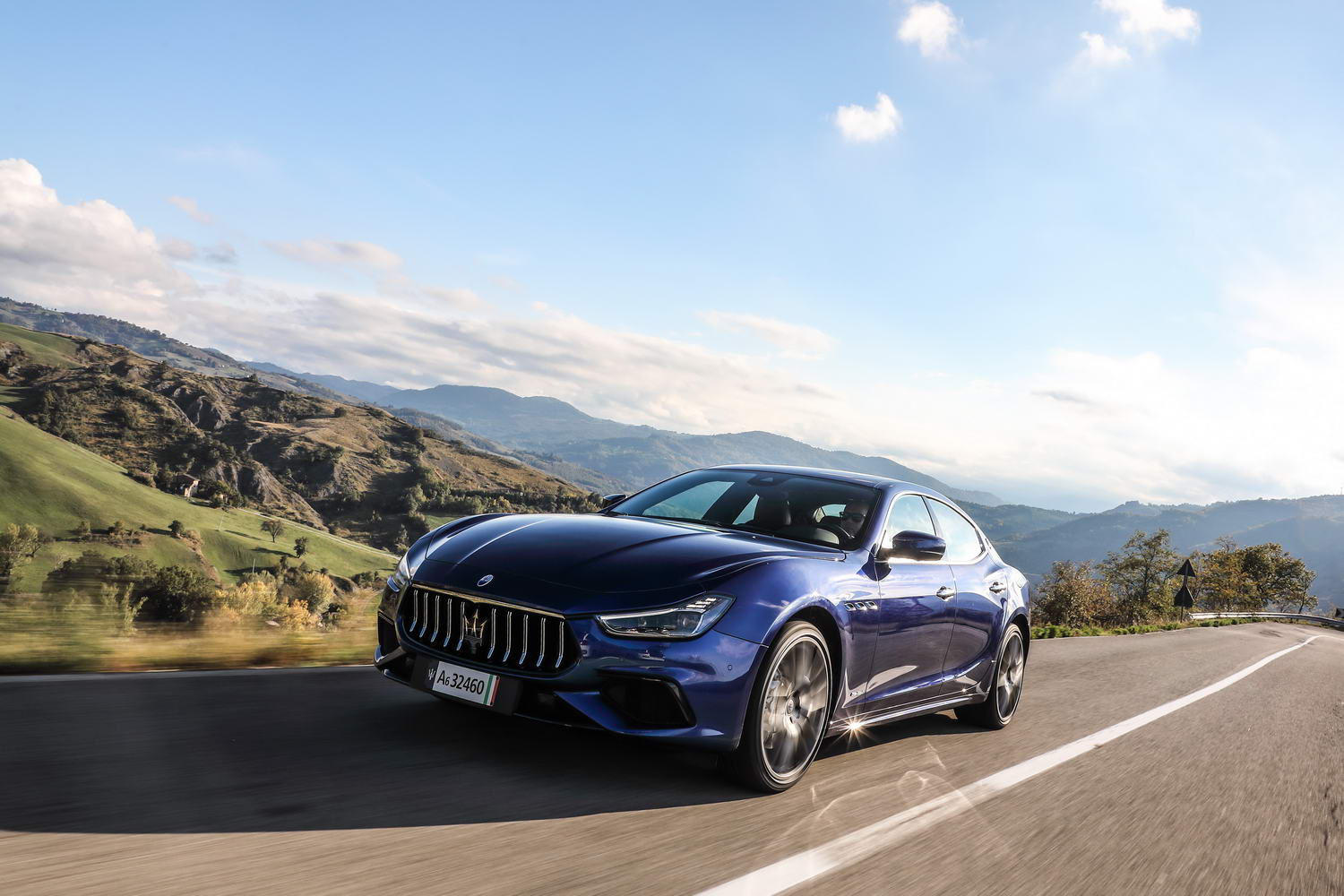 Car Reviews | Maserati Ghibli Hybrid (2021) | CompleteCar.ie