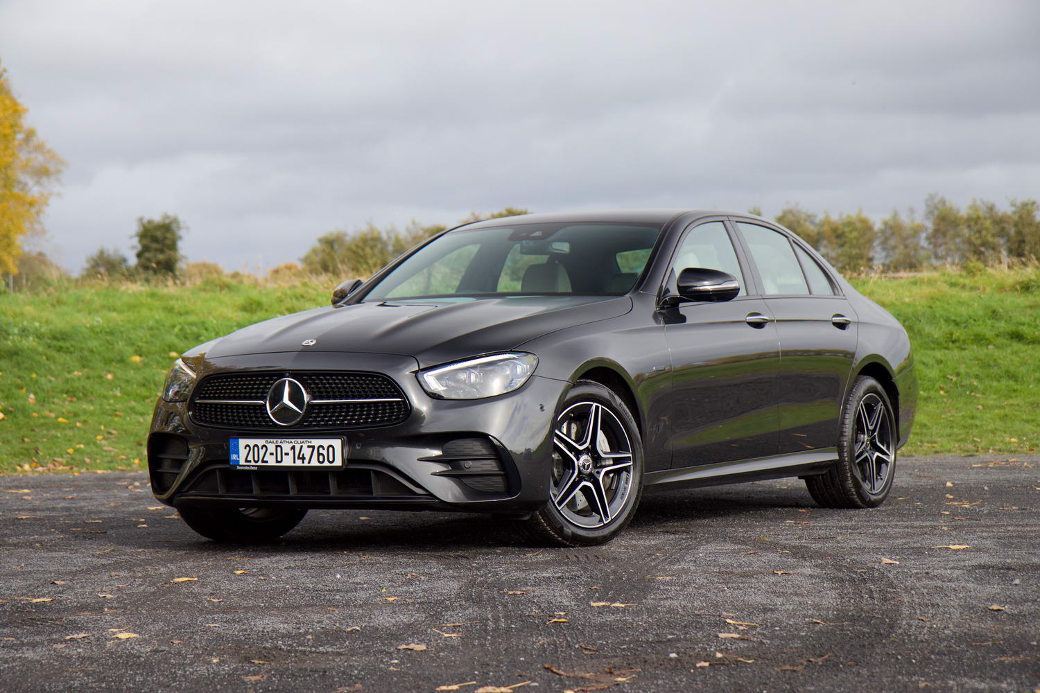 Car Reviews | Mercedes-Benz E 300 de hybrid (2021) | CompleteCar.ie