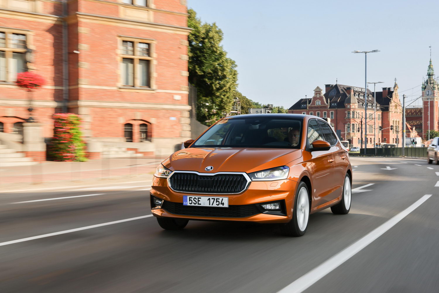 Car Reviews | Skoda Fabia 1.0 TSI (2022) | CompleteCar.ie