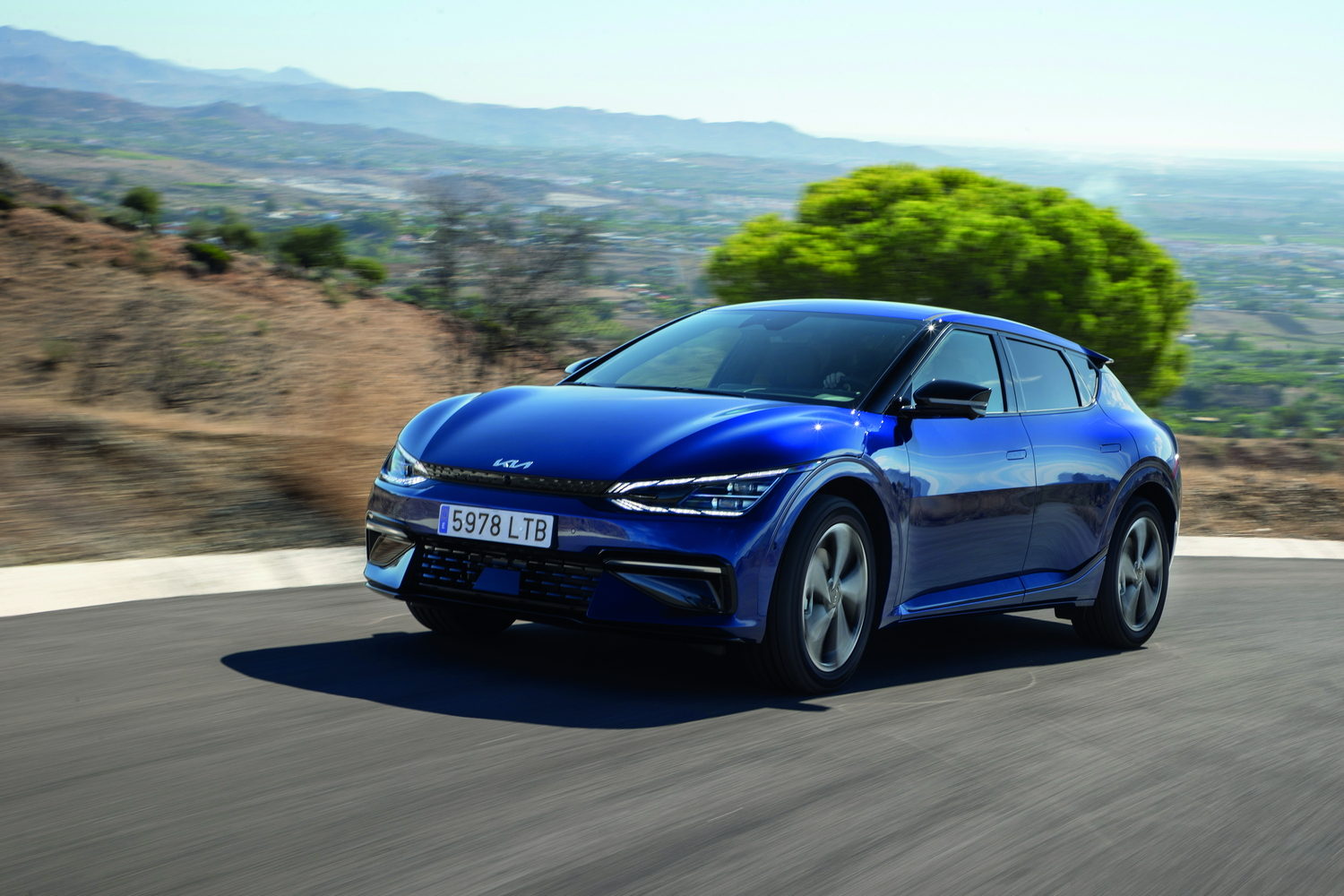 Car Reviews | Kia EV6 GT-Line (2022) | CompleteCar.ie