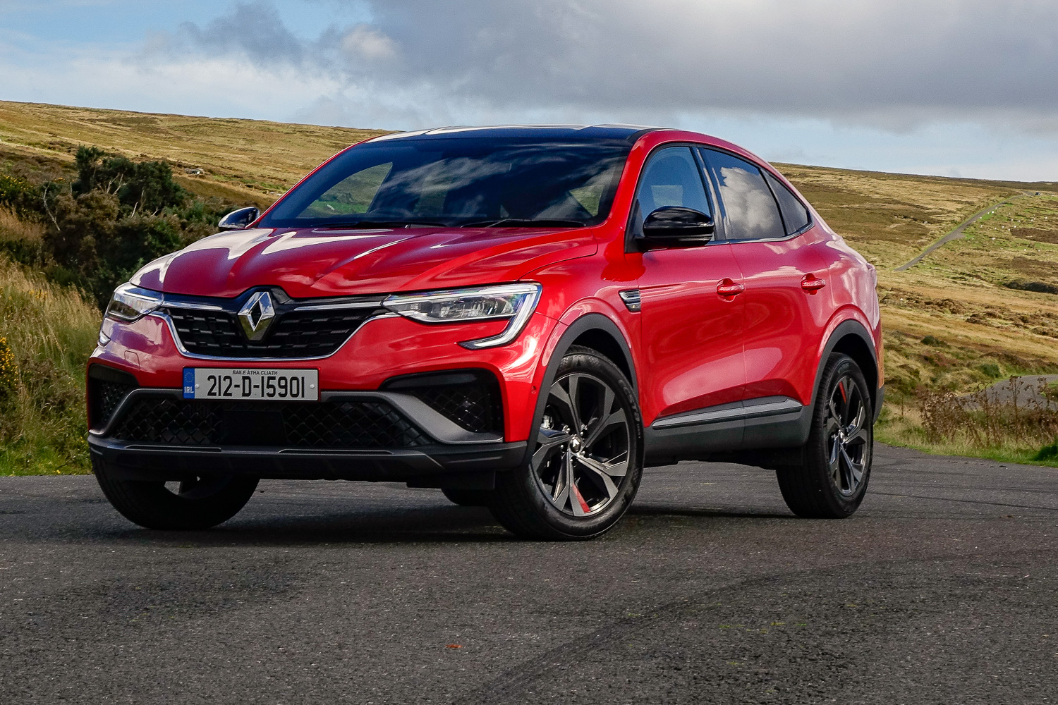 Car Reviews | Renault Arkana TCe 140 (2021) | CompleteCar.ie