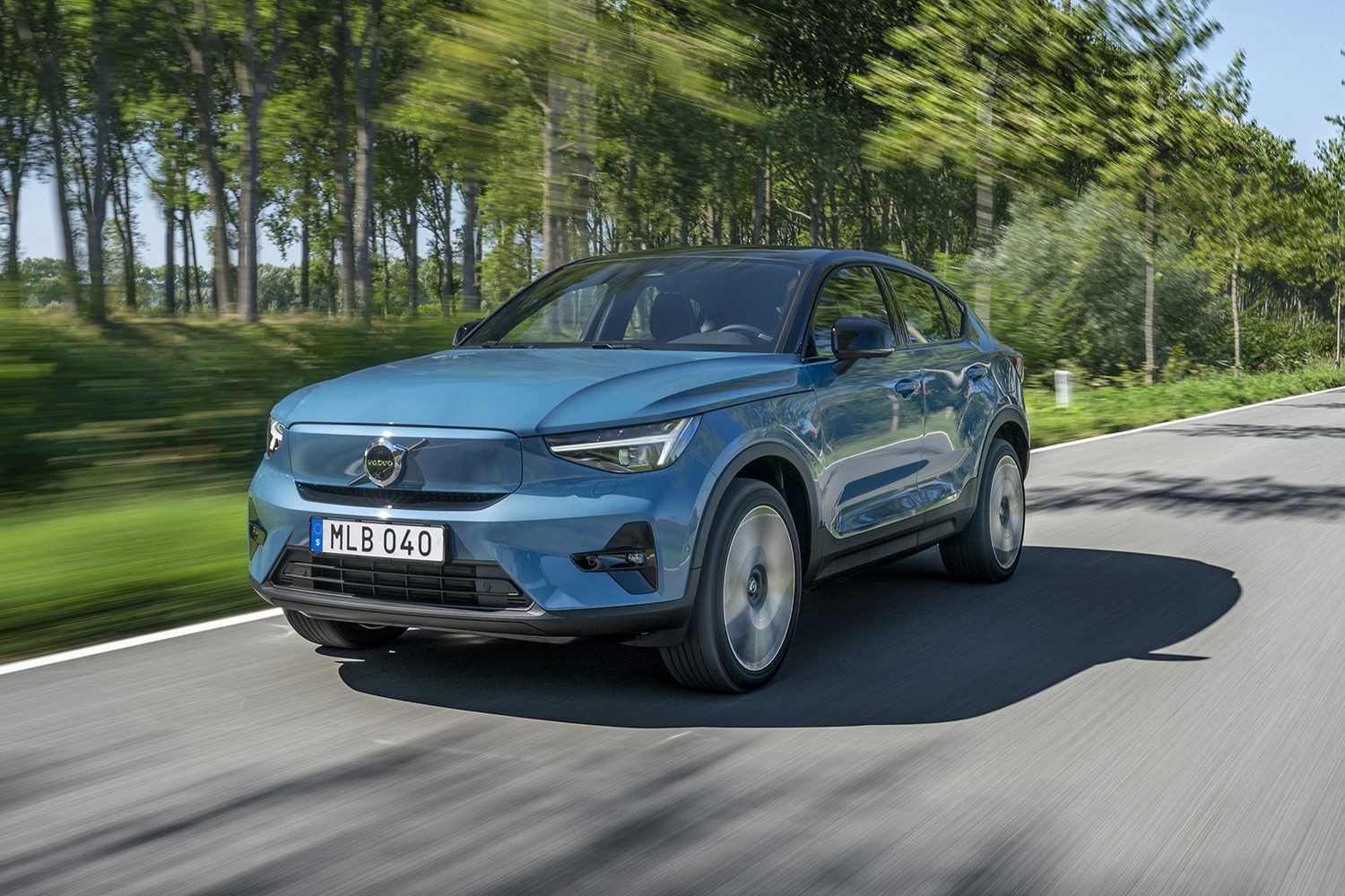 Car Reviews | Volvo C40 Recharge Twin (2022) | CompleteCar.ie