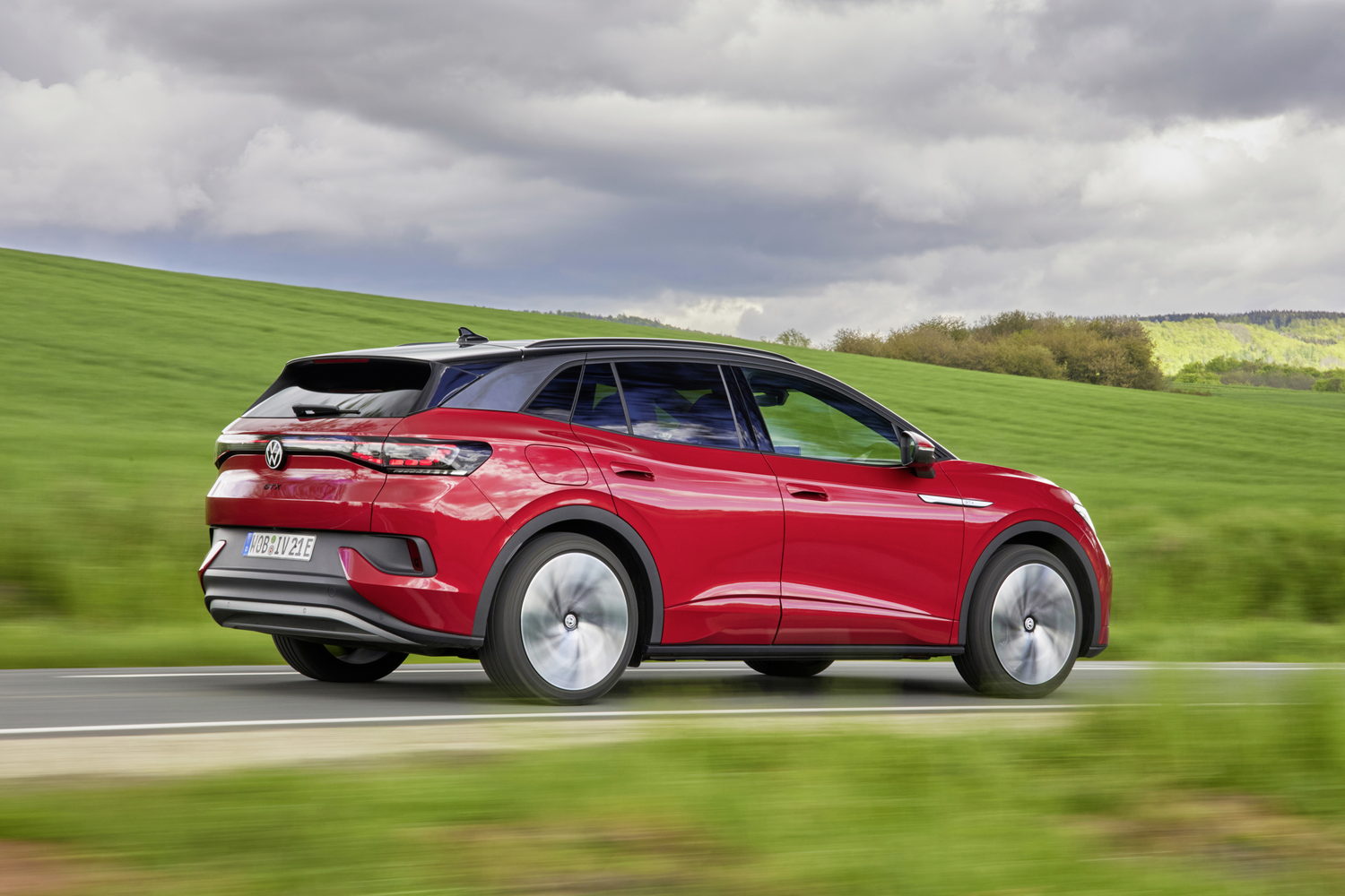 Car Reviews | Volkswagen ID.4 GTX (2022) | CompleteCar.ie