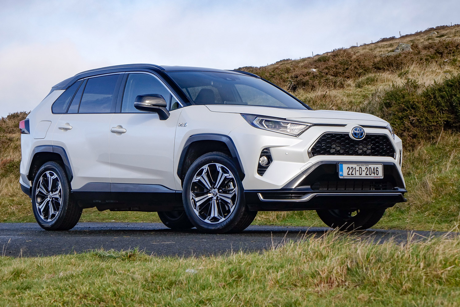 Car Reviews | Toyota RAV4 Plug-In Hybrid (2021) | CompleteCar.ie